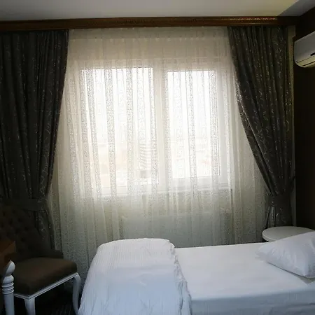 Grand Sera Hotel 3*