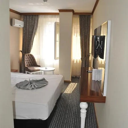 Hotel Grand Sera 3*